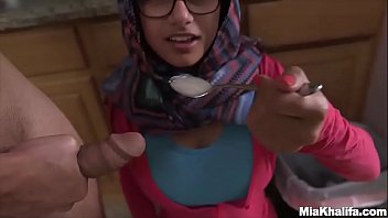 Mia Khalifa, Cewek Arab Cantik Yang Dihardcore Dari Belakang Oleh Sean Lawless