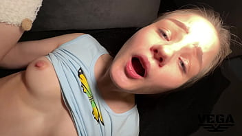 Kakak Tiri Yang Tergila-gila Menunggangi Kontol Besar Adik Tirinya