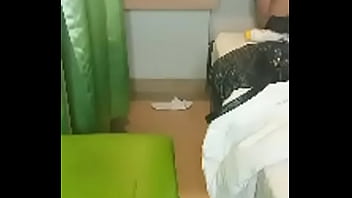 Menari Telanjang Dengan Goyangan Menggoda
