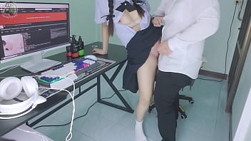 นักเรียนไทยโดนรุ่นพี่จับเย็ดหน้าจอคอม เสียงครวญครางดังลั่นบ้าน