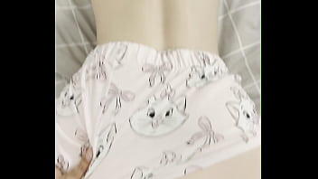 Kakak Tiriku Yang Berpantat Besar Menyiramku Dengan Air Lalu Kutiduri Habis-habisan