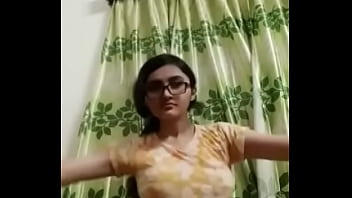 Gadis Seksi Desi Yang Menggoda