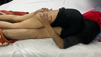 Tuan Tanah Menggila-gilakan Pembantu Seksi Hingga Terengah-engah.