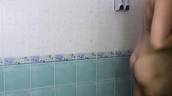 คลิปหลุดนักเรียนไทยเปลือยอาบน้ำแบบสวาทจริ๋ม