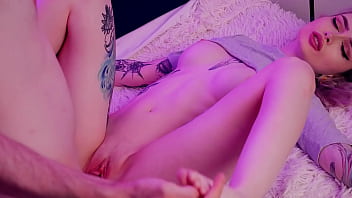 Gairah Terlarang Dengan Kakak Tiriku