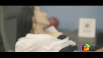 北上广热辣情欲：办公室里的禁忌缠绵与湿身诱惑