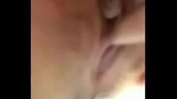 Gadis Cina Imut Menggoda Dengan Goyangan Panas Di Depan Webcam