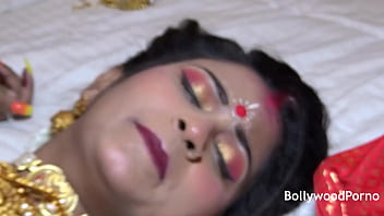Malam Pertama Pengantin India Sudipa, Ngesek Brutal Dan Dikasih Creampie – Suara Hindi Menggoda