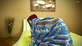 Tarian Bergoyang Seksi Dengan Hijab Menggoda