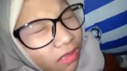 Mengaduh Nikmat Saat Tubuhku Terguncang