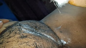 Malam Panas Istri Desi Merintih Nikmat Saat Suami Merawat Dan Mencukur Bulu Kemaluannya Hingga Mulus.