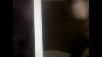 Suami istri anak lagi tidur