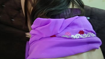 Ibu Tiri India Desi Kejutkan Anak Tirinya Vivek Di Hari Ulang Tahun Dengan Bisikan Nakal Dan Rayuan Mesum Dalam Bahasa Hindi