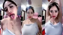 Menggoda Dengan Ketiak Mulus Yang Menggairahkan