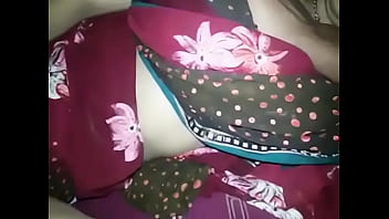 Istri Desi Yang Menggoda Dalam Video Panas