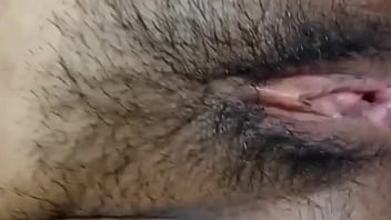 Puki Desiku Yang Bengkak Dan Menggoda