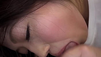 Gadis Jepang Mungil Mengajari Adik Tiri Perjaka Teknik Oral Perdana Dalam Film Dewasa Tanpa Sensor