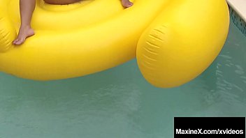 Nafsu Membara, Asian Milf Maxine X Menggila Dengan Kontol Besar