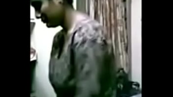 Desi Istri Bengal Montok Dengan Payudara Besar Yang Menggoda
