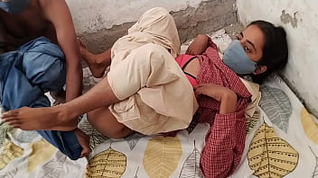 Gadis Desa India Yang Berseragam Sekolah Digoyang Pacarnya Di Kamar