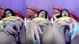 Gadis Berbodi Seksi Menggairahkan Dengan Getaran Penuh Nafsu
