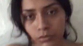 Gadis Instagram India Yang Seksi Lagi Memuaskan Nafsu Sendiri