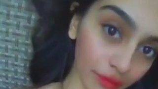 Gadis India Manis Menggoda Telanjang