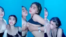 Goyang Dada Abg Lesbi Yang Menggoda