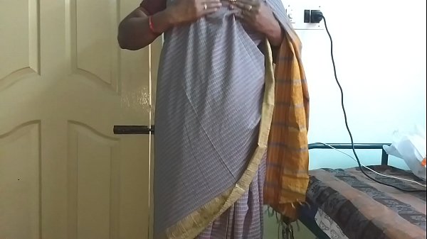 Wanita Tamil Telugu Kannada Malayalam Hindi Yang Panas, Istri Selingkuh Bernama Vanitha, Memakai Saree Abu-abu, Memamerkan Payudara Besar Dan Memek Cukur, Meremas Keras Payudara, Meremas Puting, Menggesek Memek, Dan Masturbasi