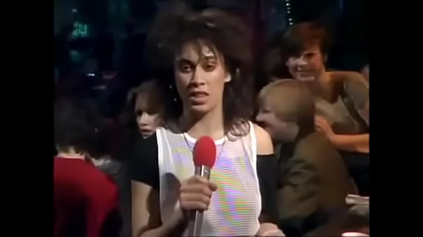 Eurythmics – Malam Panas 1983, Getaran Seksi Di Atas Panggung