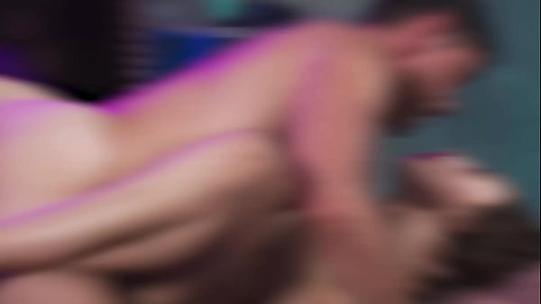 Gadis Pirang Milf Bergairah Mengumbar Nafsu Membara Dalam Adegan Panas Dengan Kakak Ipar