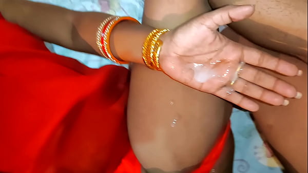 देसी रांड की गांड में पहली बार हिंदी में बोलते हुए धीरे-धीरे लंड घुसेड़ा