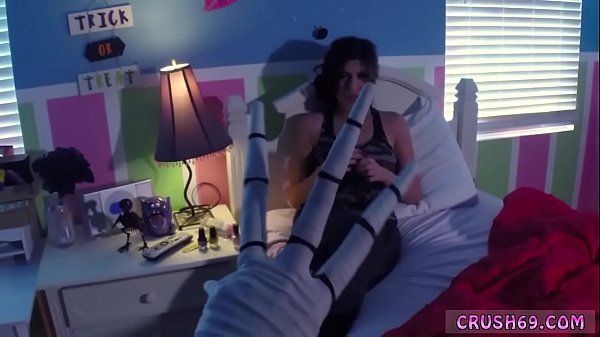 Percakapan Main Dildo Remaja Dan Pengalaman Masturbasi Pertama Ala Cina Di Pesta Swalloween Yang Menggairahkan