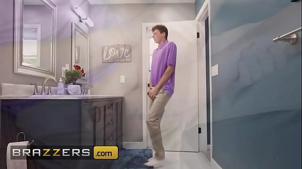 Brazzers – Justine, Milf Seksi Selamatkan Hari Dan Berulah Mesra Usai Ritsleting Jodie Rusak