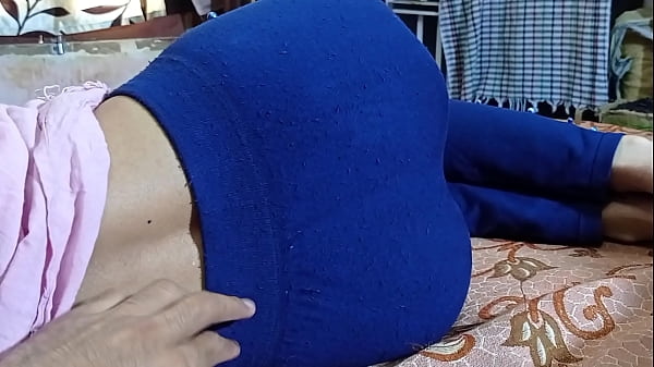 Adik Tiri India Yang Manis Dihardiki Kakak Tiri, Adegan Mesra Penuh Gairah Dengan Audio Hindi Jelas – Video Seks Desi