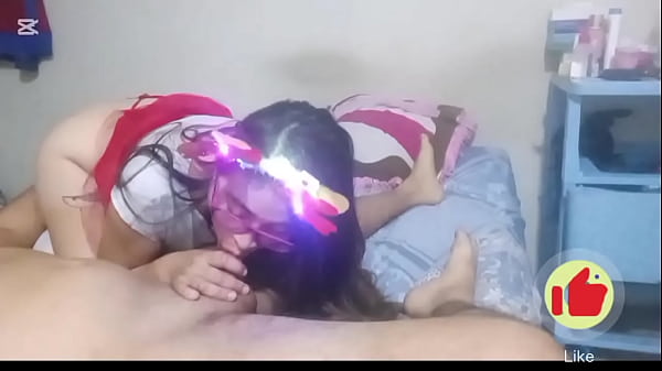 Hijastra Caliente Le Da Una Navidad Inolvidable A Su Padrastro