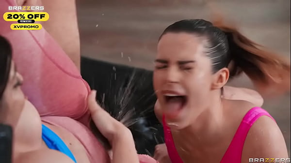 Klub Muncrat Brazzers: Keira Croft Dan Chanel Camryn Basahi Ranjang Dengan Adrenalin Seks Liar!