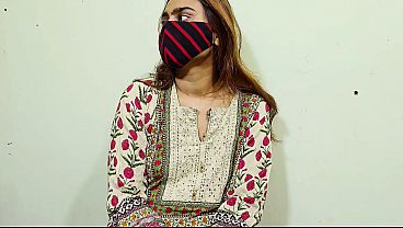 Nokar Ne Malkin Ko Choda, Garam Garam Awaz Mein
