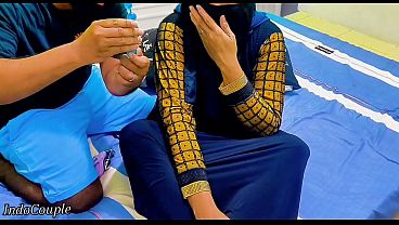 Adik Tiri Berhijab Nekad Buka Pussy Buat Main, Tapi Kakak Tiri Malah Salah Lubang Masangin Mainan Anal