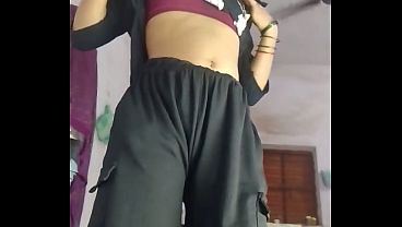 Cowgirl Gila, Suami India Goyang Ganas Pussy Bhabhi Sambil Merintih Dalam Bahasa Hindi