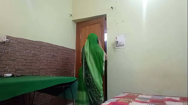 Pemandangan Panas Kurir India Bercinta Liar Dalam Bahasa Hindi