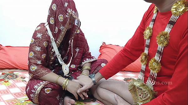 Pertama Kali Bercinta Setelah Menikah, Gadis Perawan Dikentot Memeknya Oleh Suami Dengan Suara Erotis Hindi