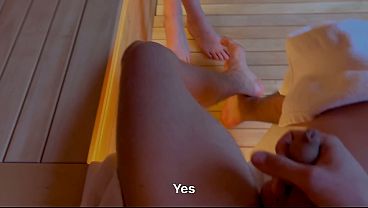 Menggoda Adik Tiriku Di Sauna Yang Panas