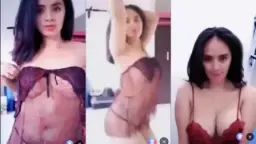 Kimaya Agata Bergaun Dalaman Transparan Yang Menggoda