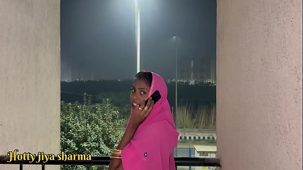 Saat Bapak Tiri Pergi, Anak Tiri Langsung Ngewein Ibu Tiri, Kontolnya Masuk Ke Memek Dan Pantat Gede Pas Malam Karwa Chauth.