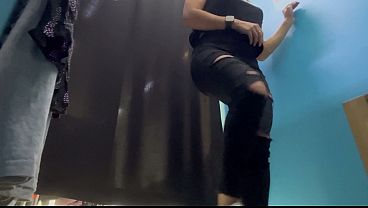 Ganti Baju Di Ruang Ganti, Cewek Rusia Montok, Pentilnya Kelihatan, Bikin Makin Pengen.