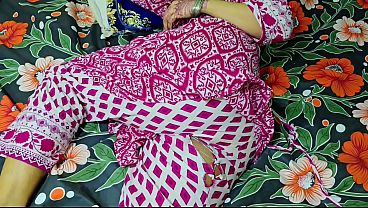 Ibu Tiri Celana Robek, Anak Tiri Ngewe Memek Sambil Mainin Pantat Bulat
