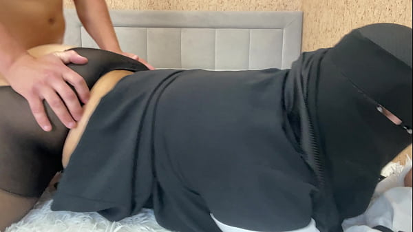 Milf Arab Duduk Di Kontol Gue, Gue Crot Di Dalam Memek Sempitnya