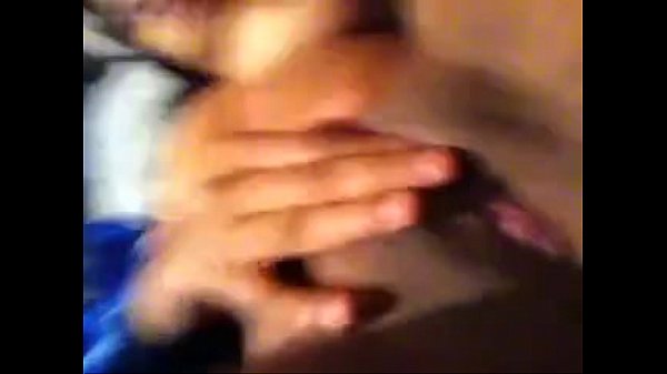 Gadis Seksi Berpayudara Besar Berfoto Sendiri