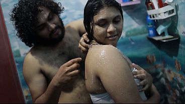 Cewek India Mandi Air Panas, Adik Tiri Mesum